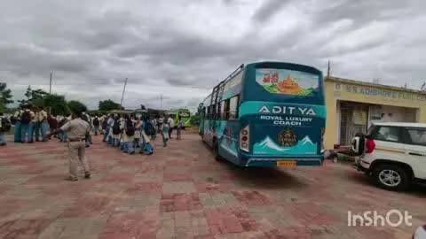 କଟକ ସଦର: ବୈଧ କାଗଜପତ୍ର ନଥାଇ ଚାଲିଥିଲା ସ୍କୁଲ ବସ, ଡମପଡା ନିକଟରୁ ୩ ଟି ବସ ଜବତ କରି ମୋଟା ଅଙ୍କର ଜରିମାନା ଆଦାୟ କରିଛି ପରିବହନ ବିଭାଗ