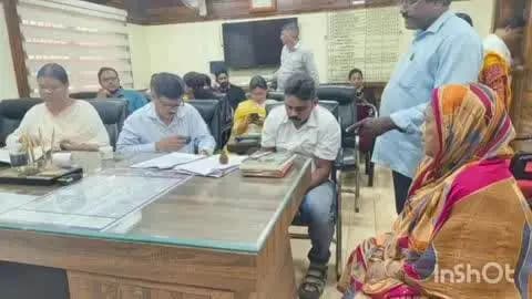 କଟକ ସଦର: କଟକ ମହାନଗର ନିଗମ କାର୍ଯ୍ୟାଳୟରେ ଜନ ଅଭିଯୋଗ ଶୁଣାଣୀ ଶିବିର ଅନୁଷ୍ଠିତ