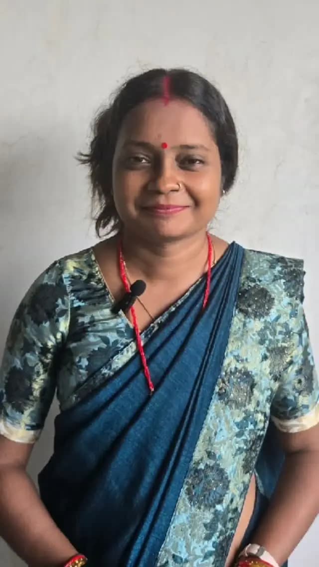 विष्णु भैया की सौगात से रक्षाबंधन की खुशियां हुईं और खास।
महतारी वंदन योजना से मिली आर्थिक सहायता ने नूतन गुप्ता के लिए पर्व की तैयारियों को आसान बनाया।
अब भाइयों की कलाई पर सजेगा प्रेम और विश्वास का रक्षा सूत्र।
नूतन गुप्ता ने इस सौगात के लिए मुख्यमंत्री श्री विष्णु देव साय के प्रति आभार जताया।
#महतारीवंदनयोजना #रक्षाबंधन #सूरजपुर #महिलासशक्तिकरण #छत्तीसगढ़
@chhattisgarhcmo @dpr.chhattisgarh @wcd_cg