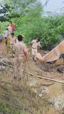 लालसोट के खटवा देवली में शराब की भट्ठियो को पुलिस ने तोड़,1000 वाश की नष्ट