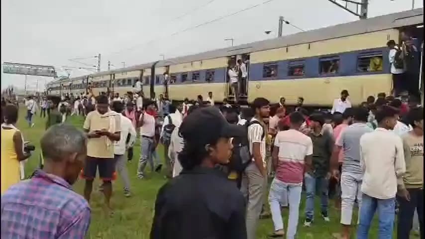 लोहरदगा: नगजुआ स्टेशन के पास रेलवे ट्रैक पर ट्रेन से दो अलग-अलग घटनाओं में वृद्ध समेत 2 की मौत, शवों की पहचान