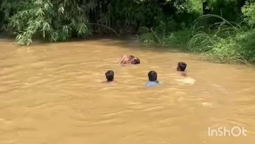 सहार: बेरथ नहर में नहाने की खुशी मातम में बदली, गहरे पानी में समाया 21 वर्षीय रोहित, दोस्तों के सामने ही टूटी जिंदगी की डोर
