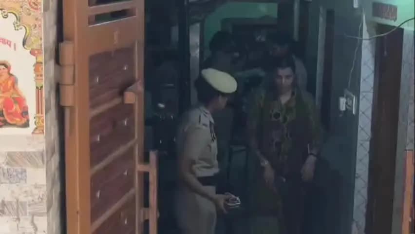 फरीदाबाद: फरीदाबाद में पुलिस ने मकान पर रेड कर देह-व्यापार का भंडाफोड़ किया, 4 महिलाएं, 2 युवक पकड़े