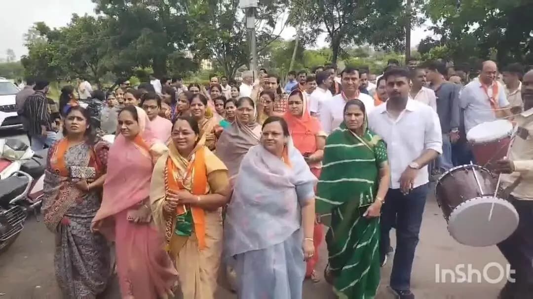 प्रतापगढ़: निकाय चुनाव के नामांकन का आज अंतिम दिन, RO कार्यालय में प्रत्याशियों का जमघट, नाराज दावेदार निर्दलीय मैदान में