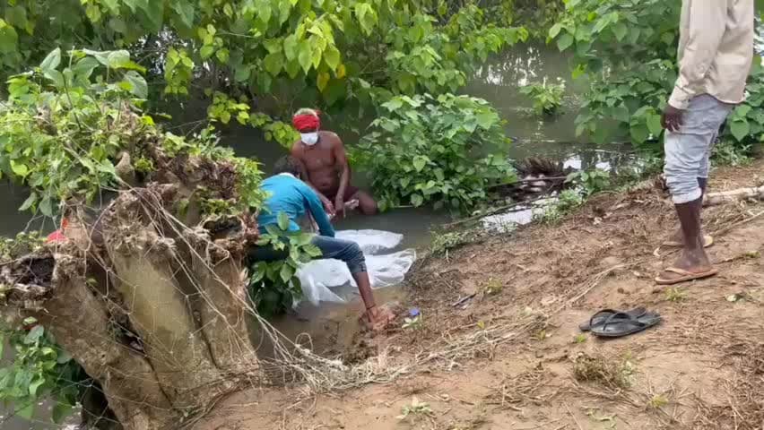 डुमरांव: बंगाली गली में लापता वृद्ध का सड़ा-गला शव मिला, परिजनों ने हत्या की आशंका जताई, जांच शुरू