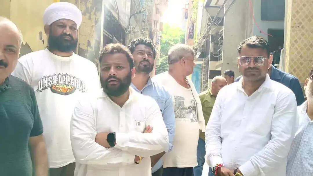 ईस्ट विनोद नगर स्कूल घटना पर AAP विधायक कुलदीप कुमार ने सरकार को घेरा, कहा- मासूम बच्ची को न्याय मिले