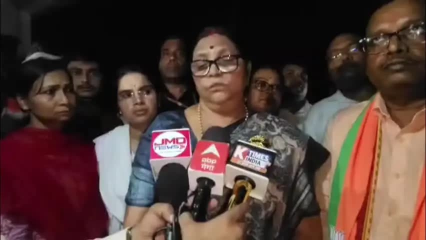 चायल: महमूदपुर गांव में पटाखा फैक्ट्री में विस्फोट से 11 की मौत, 22 झुलसे, प्रभारी मंत्री कृष्णा पासवान ने किया निरीक्षण