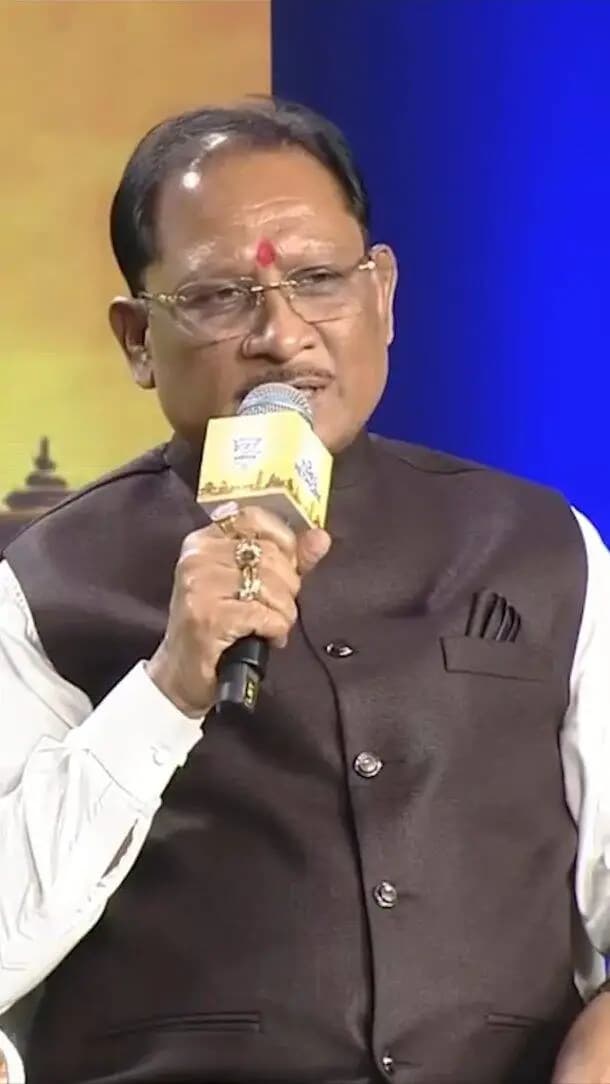 जब हमने नक्सलवाद के खिलाफ लड़ाई शुरू की, उसी के साथ विकास के कार्य भी शुरू किए। ‘नियद नेल्ला नार’ जैसी योजनाओं के माध्यम से हम बस्तर में विकास को तेजी से गांव-गांव तक पहुंचा रहे हैं। बस्तर को हम देश का सबसे विकसित आदिवासी संभाग बनाने के लिए संकल्पित हैं।
__ श्री विष्णु देव साय
मुख्यमंत्री, छत्तीसगढ़ शासन
Times Now Navbharat Conclave
📍 रायपुर
#Chhattisgarh #Bastar #NaxalFreeChhattisgarh #BastarDevelopment #TribalDevelopment GoodGovernance