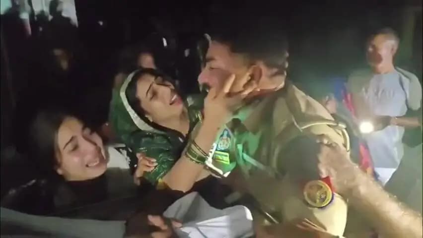 किशनी: किशनी में भाई के शव से लिपटकर रोए दरोगा, बोले- हे भगवान, ये क्या हो गया, खाटूश्याम से लौटते समय 6 की गई जान