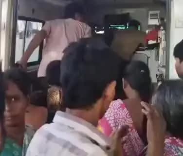ఇబ్రహీంపట్నం: హయత్ నగర్ సమీపంలో ఆర్టీసీ బస్సును ఢీకొన్న టిప్పర్, 20 మందికి పైగా ప్రయాణికులకు తీవ్ర గాయాలు