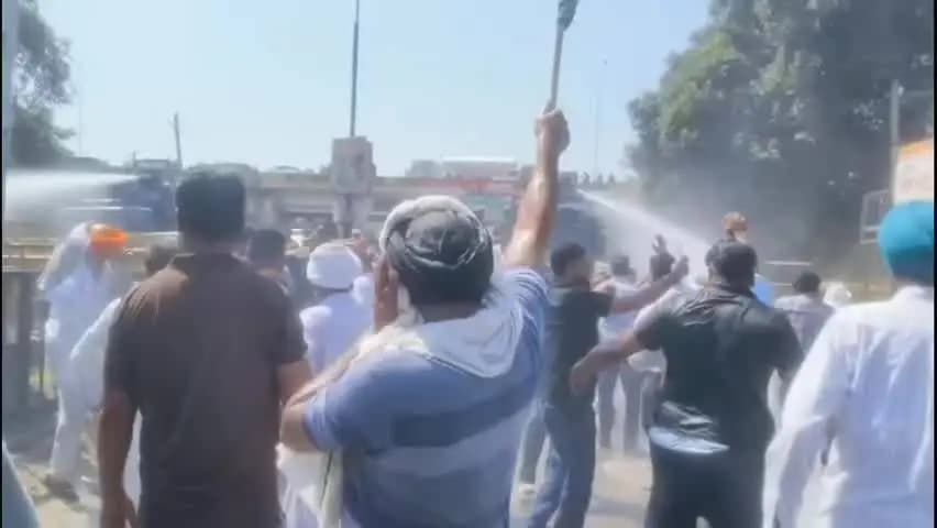 थानेसर: कुरुक्षेत्र में GT रोड जाम करने निकले किसानों पर आंसू गैस, वाटर कैनन का इस्तेमाल; माहौल तनावपूर्ण