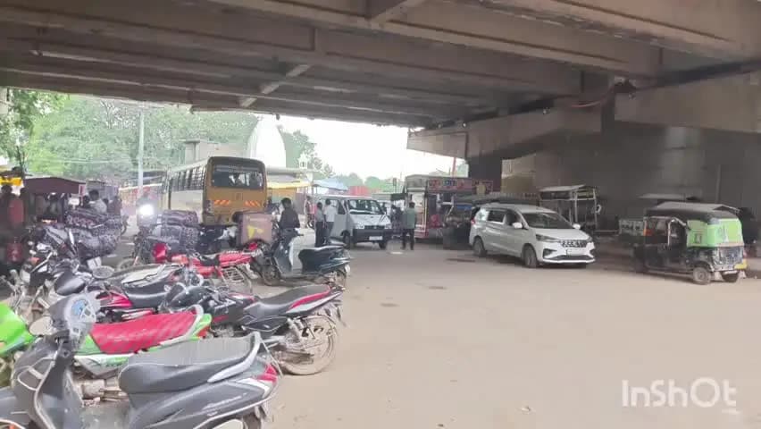 करतला: NH के नीचे कब्जा या दबंगई? रास्ते पर दुकानें, विवाद के आरोप, प्रशासन पर उठे सवाल