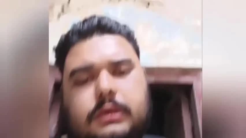 ਬਰਨਾਲਾ: ਧਨੌਲਾ ਥਾਣਾ ਦੇ ਬਾਹਰ ਇੱਕ ਨੌਜਵਾਨ ਵੱਲੋਂ ਕੋਈ ਨਸ਼ੀਲੀ ਚੀਜ਼ ਨਿਗਲੀ ਗਈ ਵੀਡੀਓ ਸੋਸ਼ਲ ਮੀਡੀਆ ਤੇ ਵਾਇਰਲ