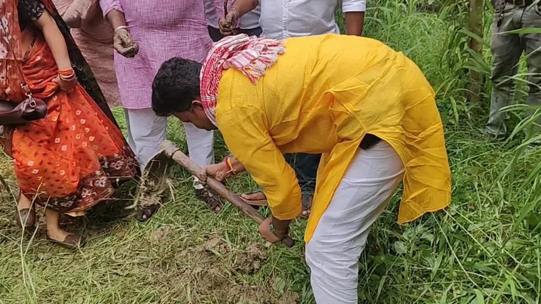 শ্যামপুর ১: শ্যামপুরে কমলপুর হাসপাতলে বিজেপির সেবা সংকল্প অভিযান অনুষ্ঠিত