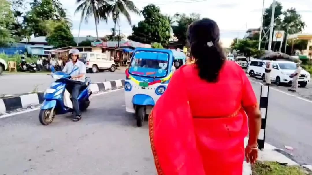 বিশ্বনাথ: চাৰিআলিত প্ৰশাসনৰ অভিযান, আইন উলংঘাকাৰীৰ বিৰুদ্ধে এই অভিযান