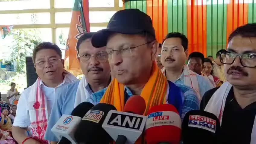 মৰিগাঁও: জাগীভকত গাঁওত উপ নিৰ্বাচন সন্দৰ্ভত বিজেপি প্ৰাৰ্থী দেৱাশীষ শৰ্মাৰ মন্তব্য বদৰুদ্দিন আজমলৰ সন্দৰ্ভত মন্তব্য প্ৰকাশ