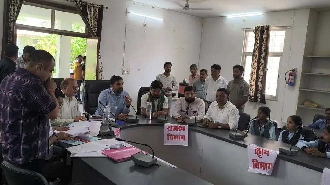 दोवड़ा: डूंगरपुर में 442 पंचायतों के सरपंच पद हुए एसटी के लिए आरक्षित, आधे महिला सरपंच होंगी