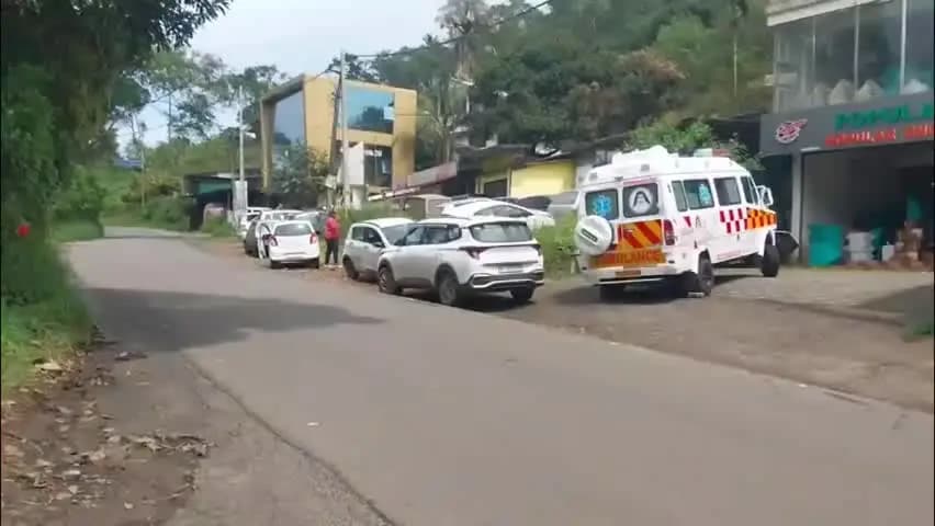 ഇടുക്കി: കട്ടപ്പന പാറക്കടവിൽ ആംബുലൻസ് മറിഞ്ഞ് അപകടം, ഒരാൾ മരിച്ചു