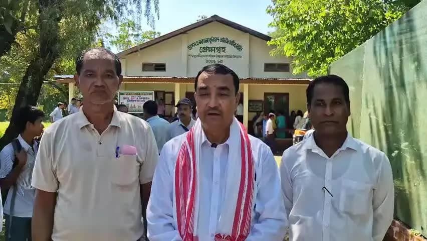 সোণাৰি: সেৱা সংকল্প অভিযানৰ অংশ হিচাপে কুইজ প্ৰতিযোগিতা উদ্বোধন বিধায়কৰ সোণাৰিত বিধায়ক ধৰ্মেশ্বৰ কোঁৱৰৰ মন্তব্য