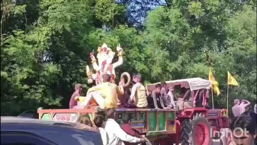 भांडेर: पहूज नदी में गणेश प्रतिमाओं का विसर्जन, श्रद्धालुओं ने नाचते-गाते, विधि-विधान से बप्पा को दी भावभीनी विदाई