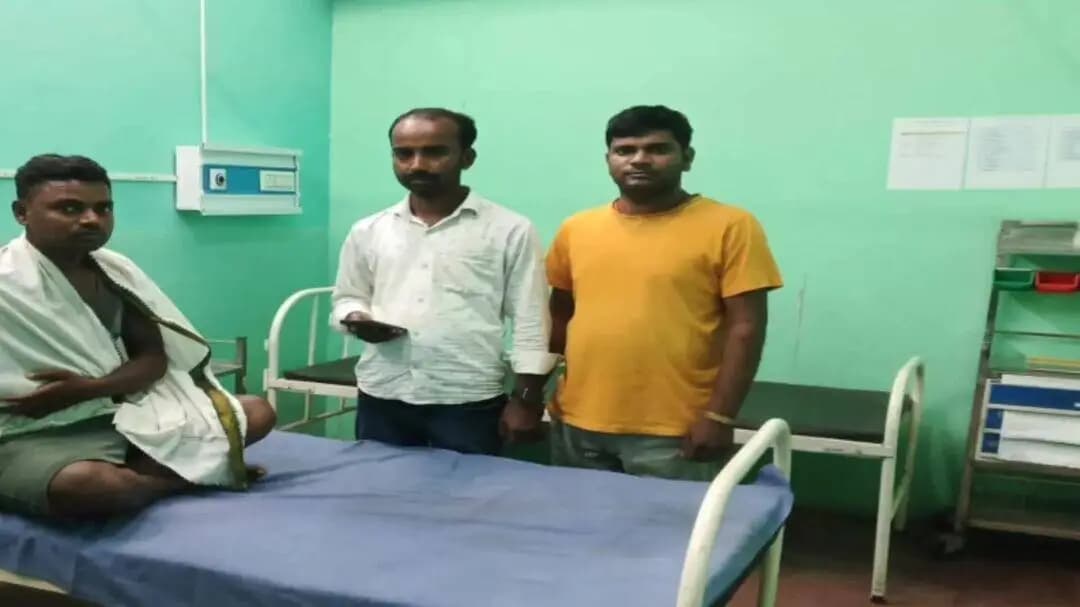 बेरमो: खेतको और पीपराडीह के बीच तेज रफ्तार XUV ने बाइक सवार को मारी टक्कर, घायल अस्पताल में भर्ती