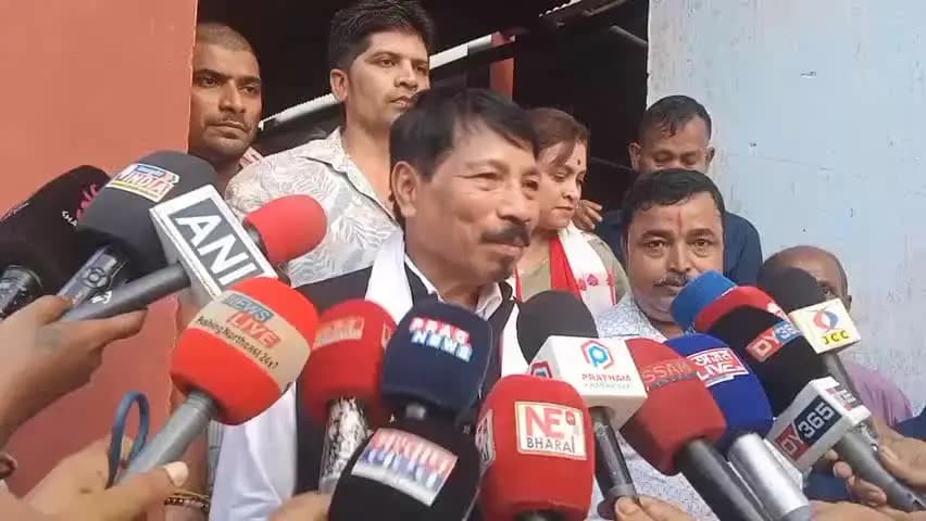 মৰিগাঁও: বদৰুদ্দিন আজমলৰ তিনিটা এজেণ্ডা হৈছে বিজনেছ, বিজনেছ আৰু বিজনেছ' ভূৰবন্ধাত এই মন্তব্য অতুল বৰাৰ