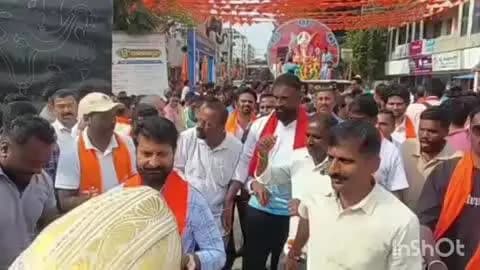ಚಿಕ್ಕಮಗಳೂರು: ವಾದ್ಯದ ಸದ್ದಿಗೆ ಪತ್ನಿ, ಮಗನ ಜೊತೆ ಸ್ಟೆಪ್ ಹಾಕಿದ ಎಂಎಲ್ಸಿ ಸಿ.ಟಿ ರವಿ.!