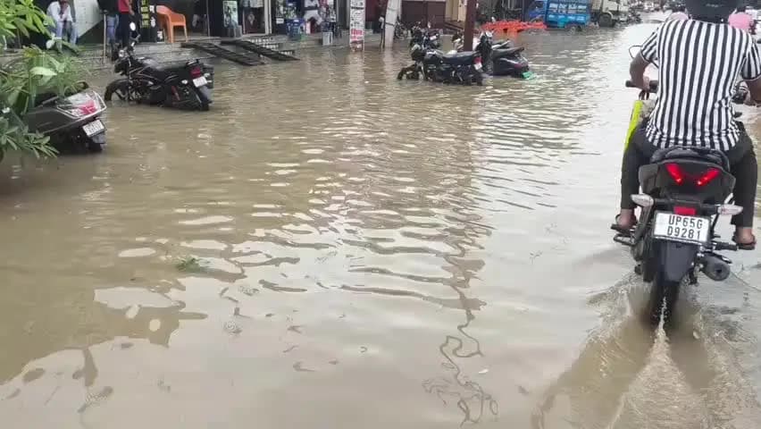 सैदपुर: अर्नब साइक्लोन और बारिश ने किसानों की मेहनत पर फेरा पानी, धान-बाजरे की खड़ी फसलें खेतों में लोटी, नगर में आवागमन बेहाल