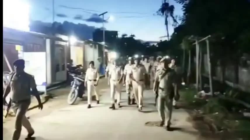 কাঞ্চনপুর: এডিসি ভিলেজ নির্বাচনকে সামনে রেখে দশদা ব্লক এলাকায় ফ্ল্যাগ মার্চ