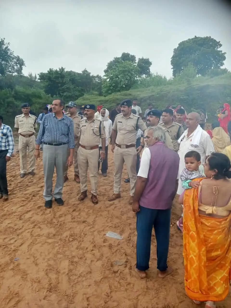 चुरहट: गणेश प्रतिमा विसर्जन गऊ घाट पर शांतिपूर्ण और व्यवस्थित जारी