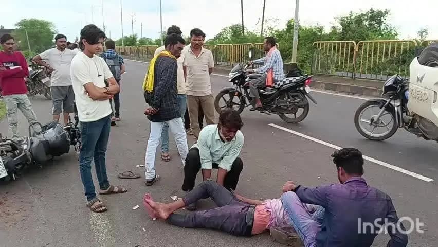 पाटन: ओंकार नामदेव विद्यालय के पास गाय से टकराकर बाइक सवार घायल, डायल 112 टीम ने पहुंचाया अस्पताल