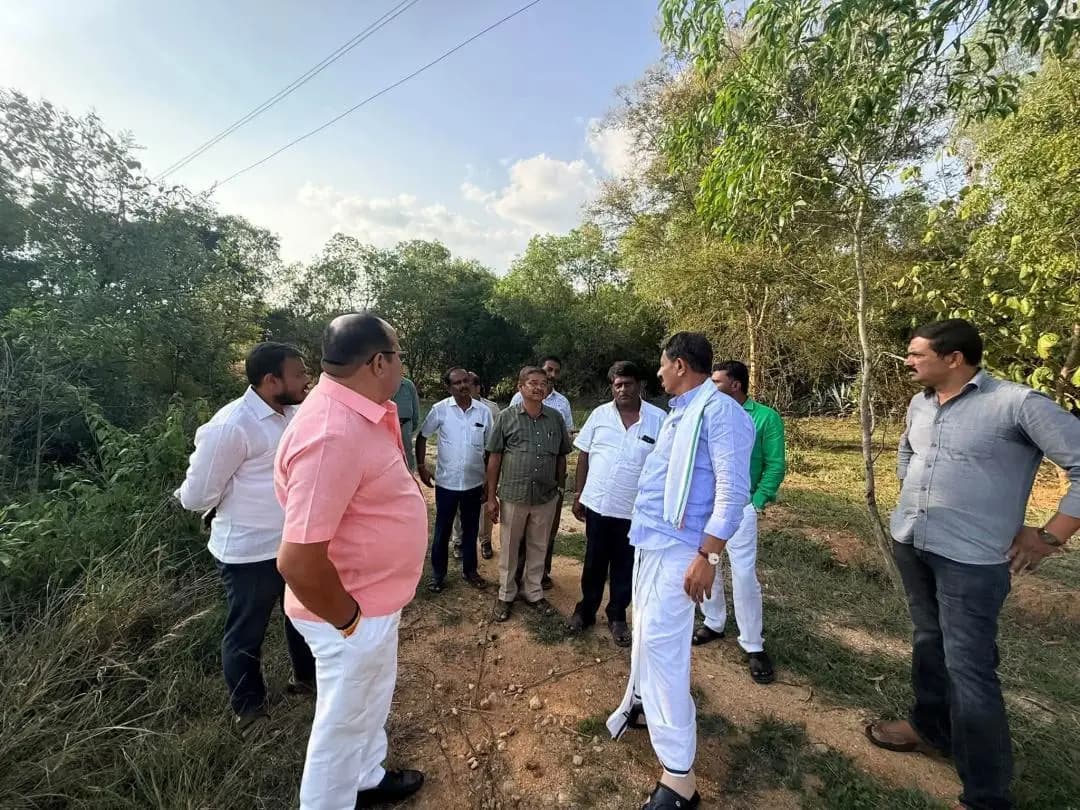 ಮಾಗಡಿ: ತಿಪ್ಪಸಂದ್ರದಲ್ಲಿ ಸ್ಯಾಟಲೈಟ್ ಎಪಿಎಂಸಿ ಮಾರುಕಟ್ಟೆ ನಿರ್ಮಾಣಕ್ಕೆ ಸ್ಥಳ ಪರಿಶೀಲನೆ