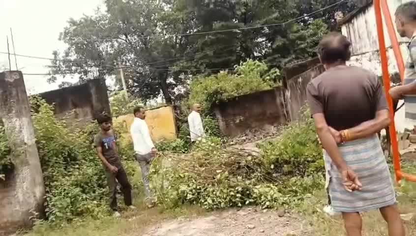 मनगवां: जनपद पंचायत अध्यक्ष विकास तिवारी ने 13 ग्राम पंचायतों में चलाई स्वच्छता मुहिम, श्रमदान से गूंजा स्वच्छता का संदेश