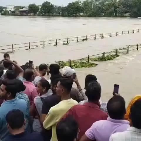 रायपुर: छत्तीसगढ़ के 12 जिलों में 40 किमी रफ्तार से हवा चलेगी, रायपुर-दुर्ग समेत कई हिस्सों में बौछारें पड़ेंगी