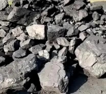 चुरचु: चरही रेलवे साइडिंग से कोयले की धड़ल्ले से चोरी