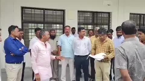ಬಾದಾಮಿ: ಪಟ್ಟಣದಲ್ಲಿ ನೂತನ ತಾಲೂಕು ಆಡಳಿತ ಭವನ ಕಾಮಗಾರಿ ಭವನ ವೀಕ್ಷಣೆ ಮಾಡಿದ ಶಾಸಕ ಬಿ.ಬಿ. ಚಿಮ್ಮನಕಟ್ಟಿ