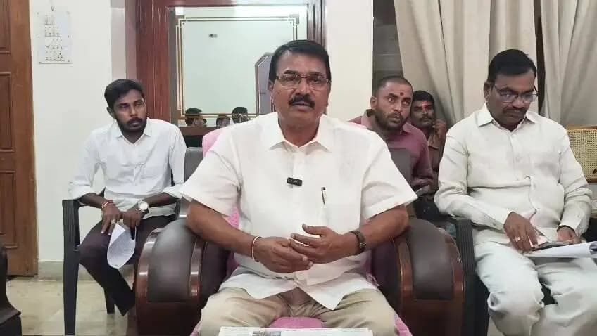 వనపర్తి: గ్రాడ్యుయేట్ ఎమ్మెల్సీ ఓటు నమోదు: అర్హుల వివరాలు వెల్లడించిన నిరంజన్ రెడ్డి