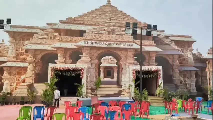 ಗೌರಿಬಿದನೂರು: ಅಯೋಧ್ಯೆ ರಾಮಮಂದಿರ, 12 ಜ್ಯೋತಿರ್ಲಿಂಗಗಳ ಮಾದರಿ: ಗೌರಿಬಿದನೂರು ಗಣೇಶೋತ್ಸವಕ್ಕೆ ಭರ್ಜರಿ ಮೆರುಗು
