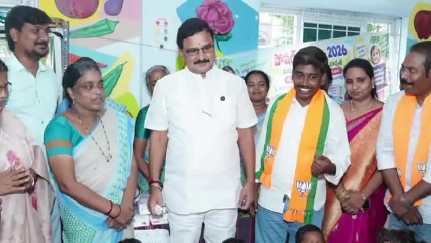 భీమవరం: ఆరోగ్యవంతమైన సమాజ నిర్మాణమే లక్ష్యం: కేంద్రమంత్రి శ్రీనివాస వర్మ