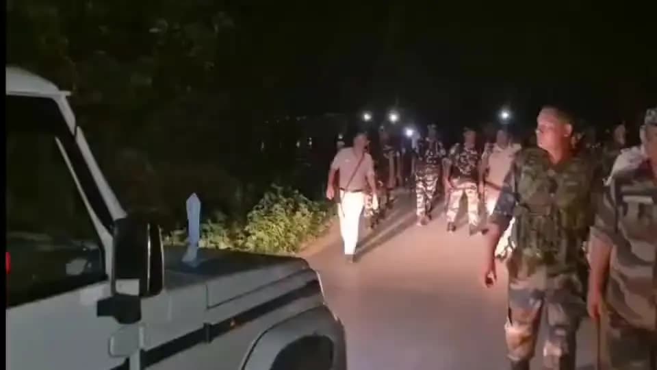 উদয়পুর: মহারানী ওয়ারিংবাড়ি মথাকর্মী ও বিধায়ক এর সাথে বাক বীতন্ডা ও ধাক্কাধাক্কি পুলিশ প্রশাসনের