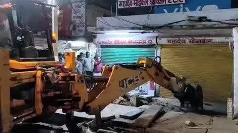 बावड़ी: सोयला में अतिक्रमण हटाने की कार्रवाई, देर शाम तक चला जेसीबी का पीला पंजा