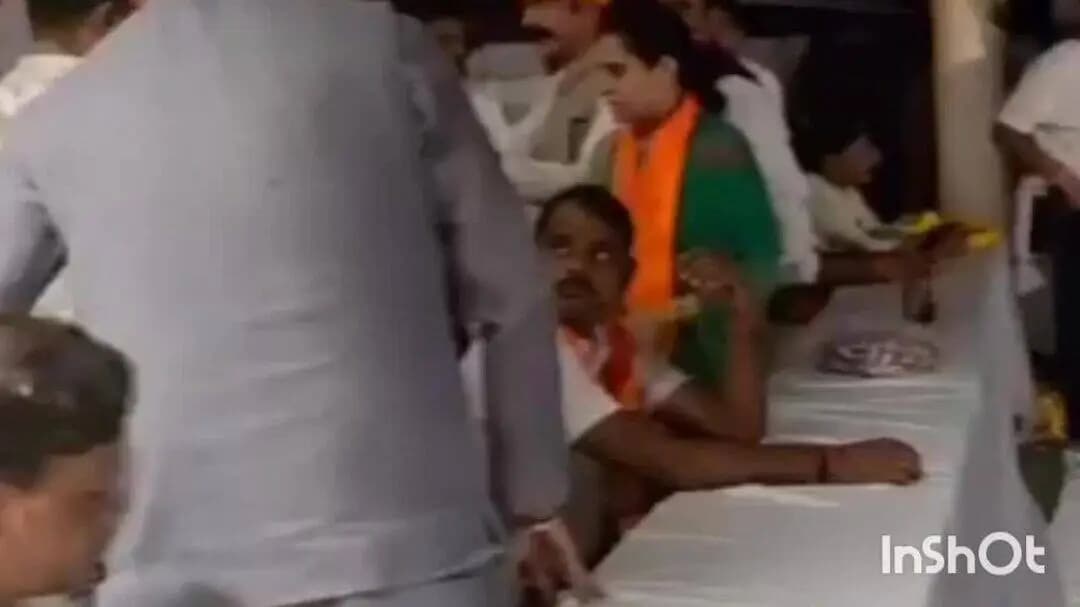 चाचौड़ा: बीनागंज कबड्डी मैदान में मंडल अध्यक्ष को जगह नहीं मिली, विधायक भड़कीं; जिला अध्यक्ष-पंचायत अध्यक्ष नीचे बैठे