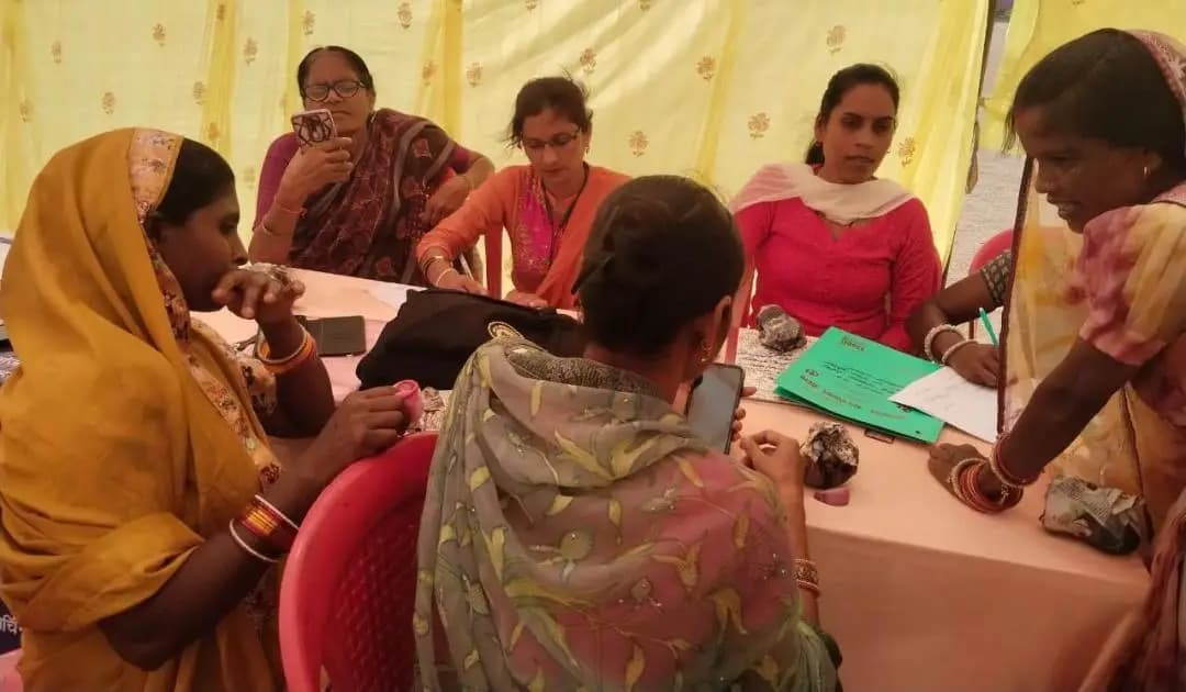 डोंगरगांव: राजनांदगांव में सेवा संकल्प शिविर में श्रमिकों को योजनाओं की जानकारी