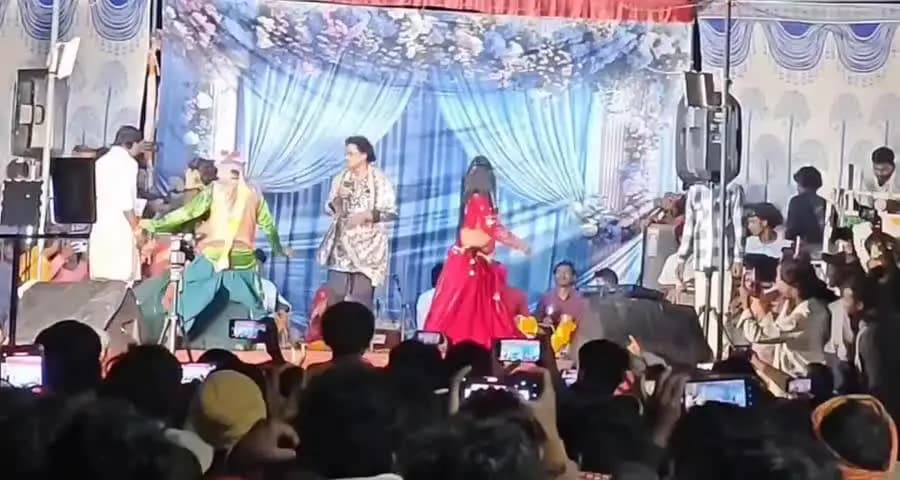 शहपुरा: जिमरा और रनगांव के तिराहा में छत्तीसगढ़ी कलाकार संजीवन टांडिया और कलाकारों ने दी शानदार प्रस्तुति