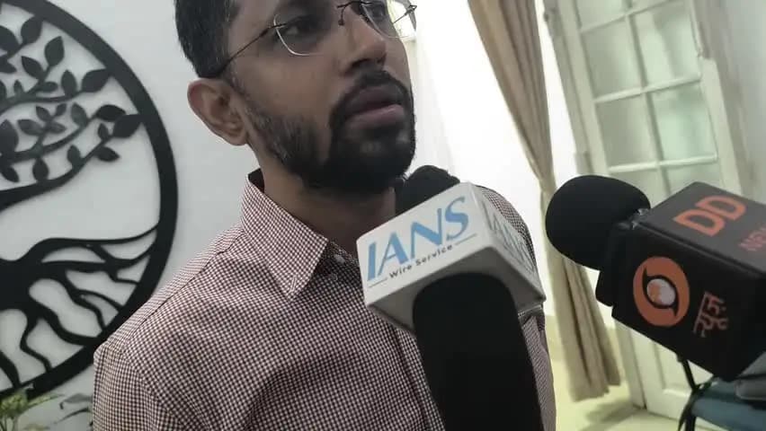 मुशहरी: मुजफ्फरपुर डीएम कुमार गौरव पुरी टीम के साथ देर रात तदबंधों काँ किए निरीक्षण बाढ़ के जगह पर शुरू करवाए कम्युनिटी किचन