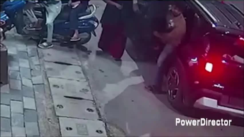 उज्जैन शहर: उज्जैन में 19 साल की युवती का अपहरण, CCTV में दिखे युवक; फिर आया युवती का वीडियो, बोली- “अप...