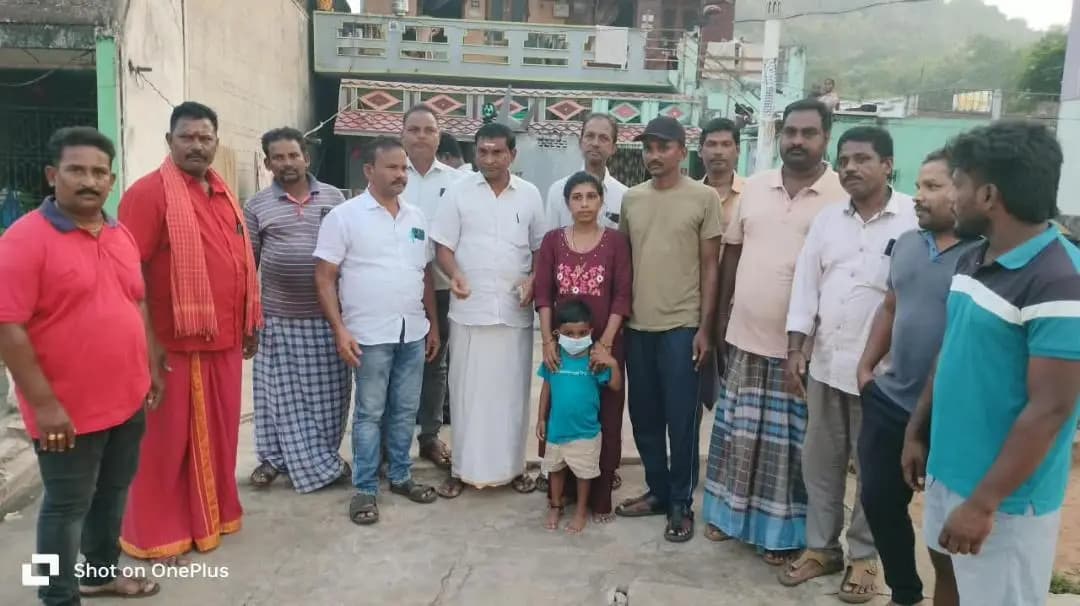 పెందుర్తి: లిశాంత్ ప్రాణాలు కాపాడిన టీడీపీ నేతలు: చిన్నారికి 43,500 రూపాయల ఆర్థిక సాయం