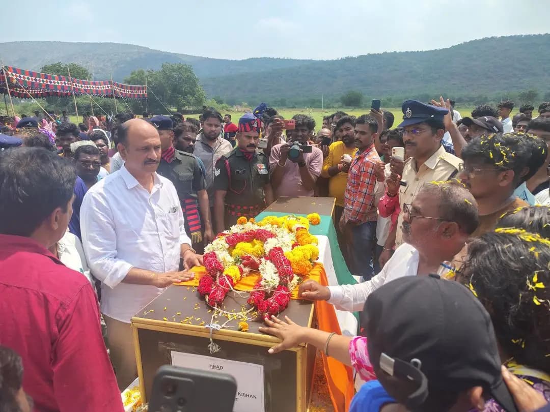 గిద్దలూరు: అరుణాచల్ ప్రదేశ్లో మృతి చెందిన ఆర్మీ జవాన్ కిషన్కు నివాళులు