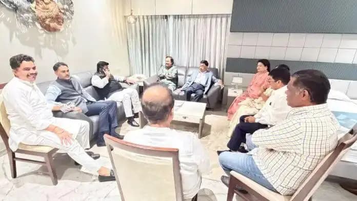 रत्नागिरी: नारायण राणेंशी रत्नागिरीत प्रमुख नेत्यांची दुष्काळी स्थितीवर चर्चा