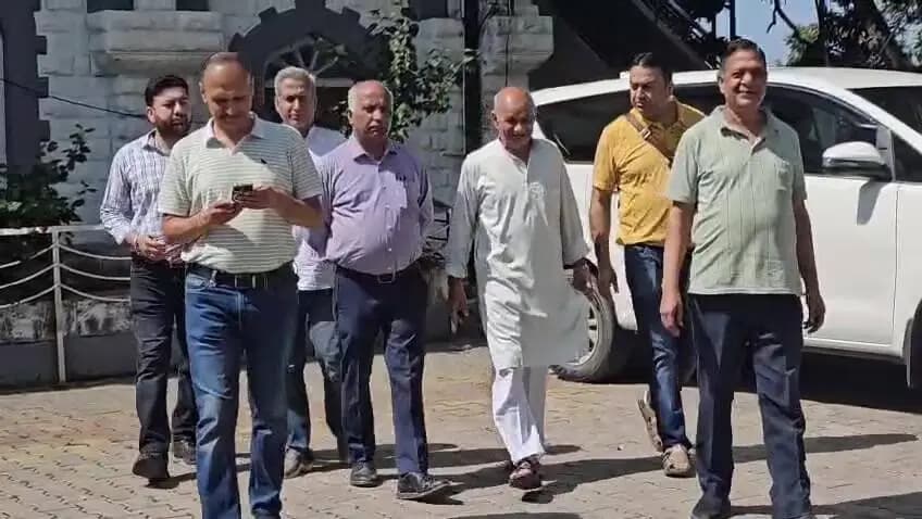 नाहन: चौगान मैदान में व्यापारिक गतिविधियों पर स्थानीय व्यापारियों ने जताई नाराजगी